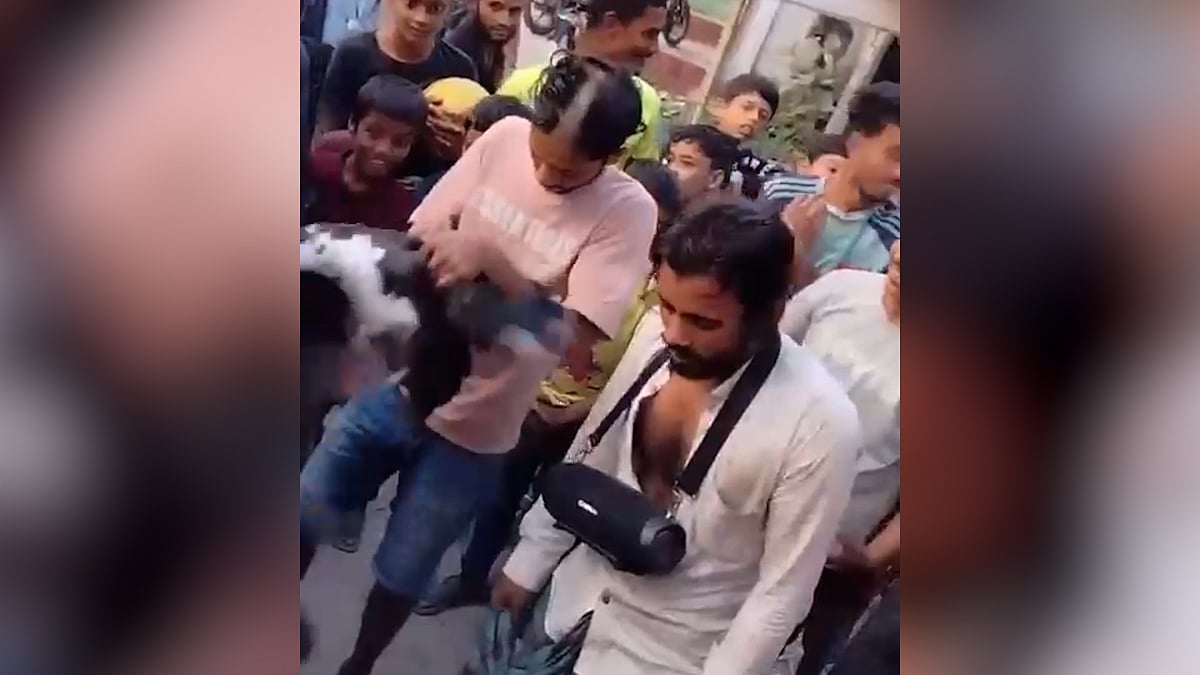 হাঁস চুরির অভিযোগে হেনস্তা, ভিডিও ভাইরাল