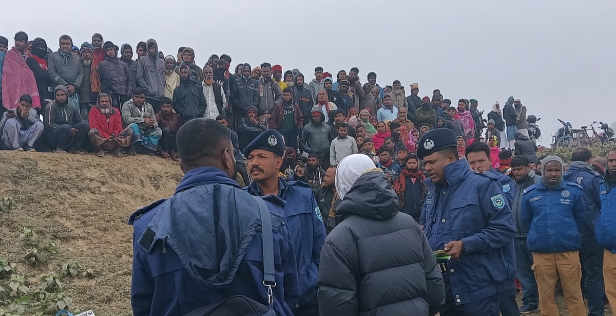 মাঝরাতে ফোনকল পেয়ে বেরিয়ে যান, সকালে মিলল গলাকাটা লাশ