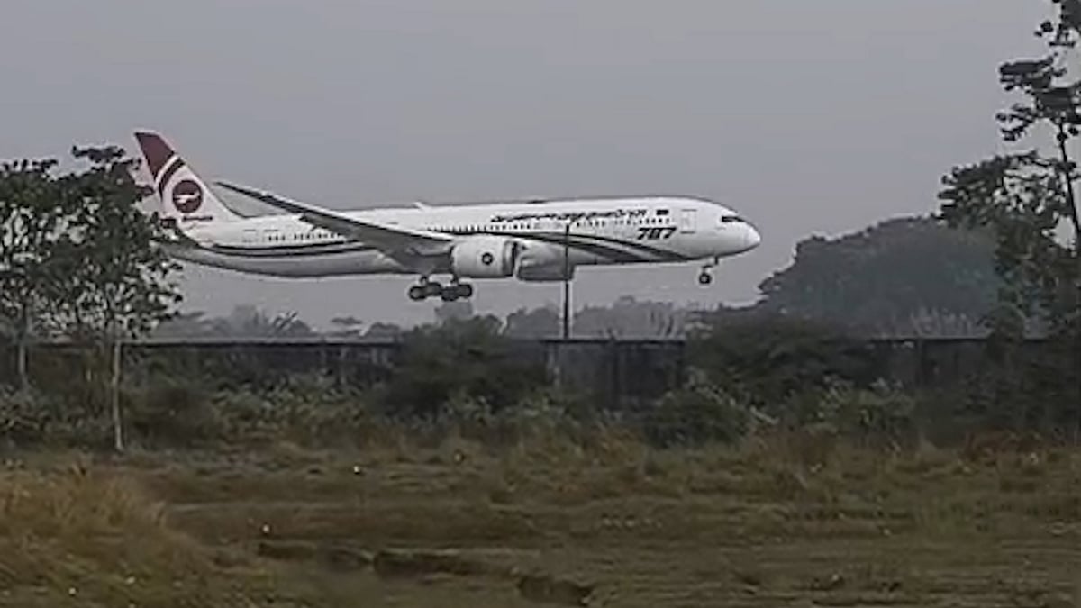 সিলেট বিমানবন্দরে তারেক রহমানকে বহনকারী বিমান