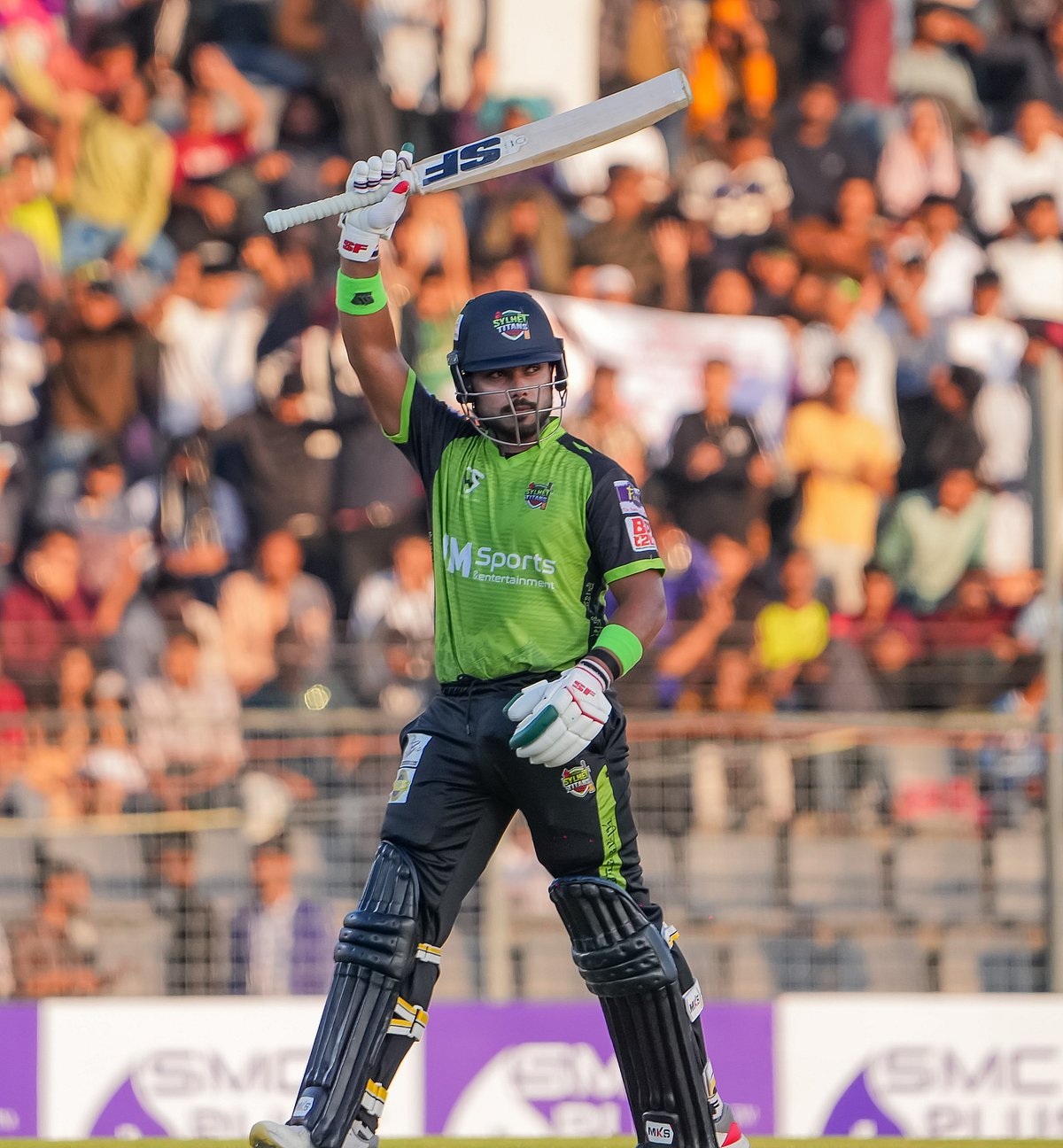 বিপিএল: পারভেজ ফিরলেন শুরুতেই