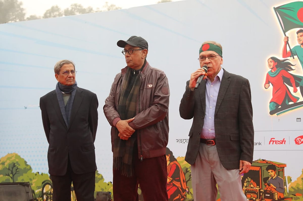 কর্তৃত্ববাদী শাসনামলে গণমাধ্যমসহ বিভিন্ন প্রতিষ্ঠান দুর্বল করা হয়েছে: ইফতেখারুজ্জামান