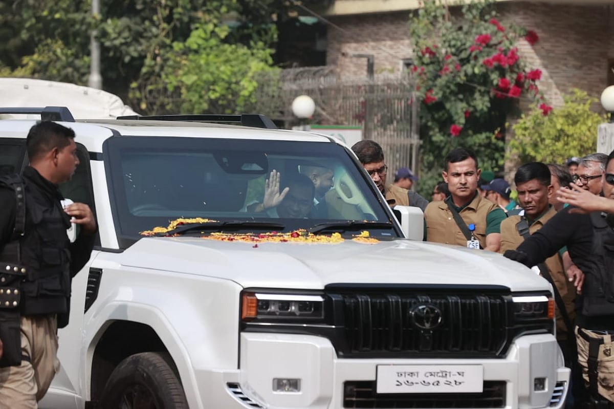 ভোটার নিবন্ধন ও জাতীয় পরিচয়পত্র পাওয়ার প্রক্রিয়া সেরেছেন তারেক রহমান