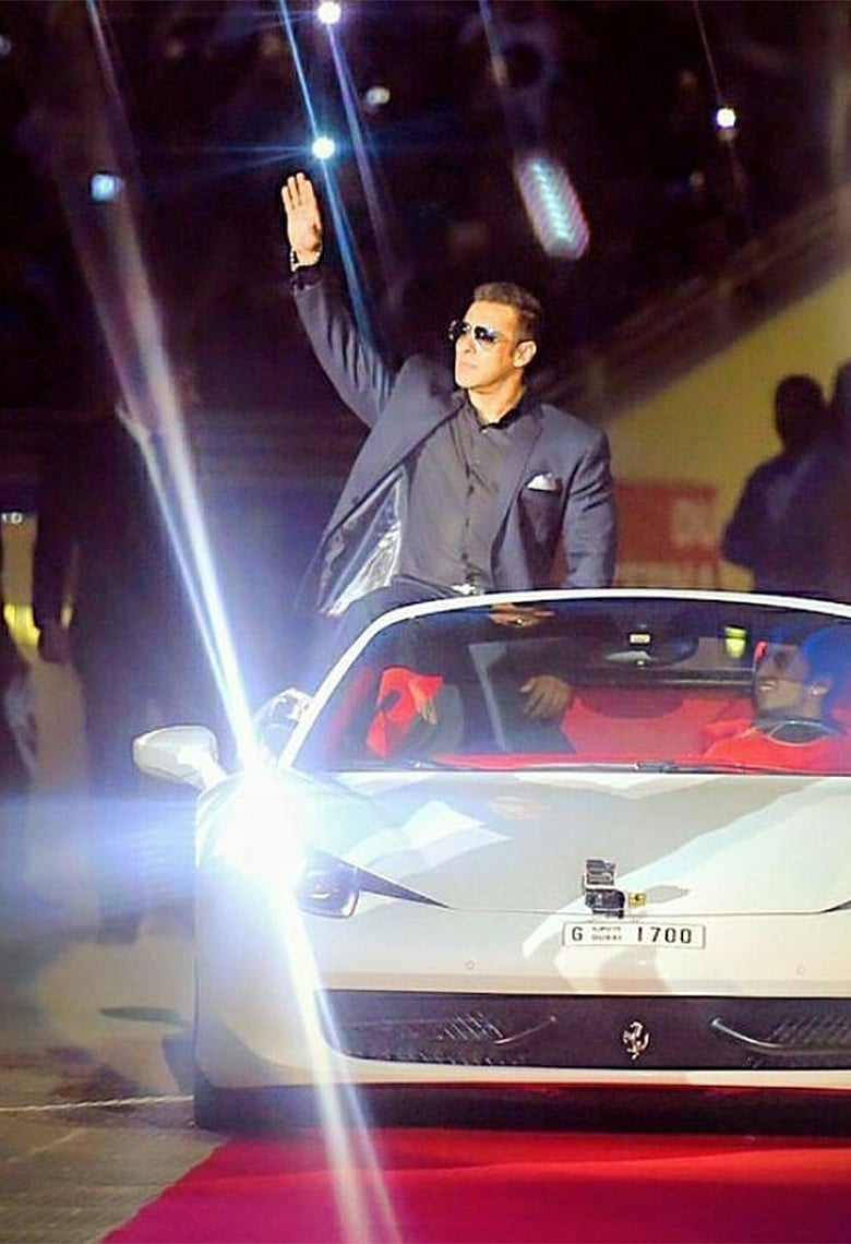 বয়স ৬০, বিয়ে ০, প্রেমিকা ৬, বিলাসবহুল গাড়ি ১৩, মোট সম্পদ কত