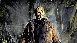 হ্রদের নিচে সিনেমার চরিত্রের মূর্তি