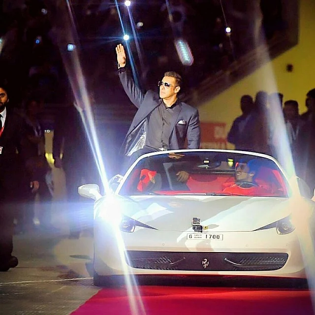 শৌখিন তারকা সালমান খানের আছে বহু বিলাসবহুল ও উচ্চক্ষমতাসপন্ন গাড়ির সংগ্রহ