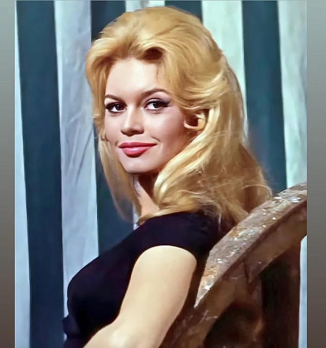 বার্দোর পছন্দ ছিল সহজ, শরীর ছুঁয়ে থাকা কাপড়