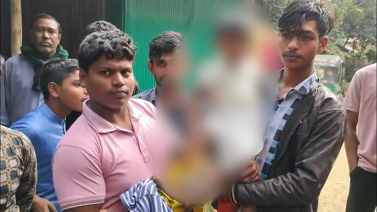 শীতের রাতে সড়কের পাশ থেকে দুই শিশু উদ্ধার