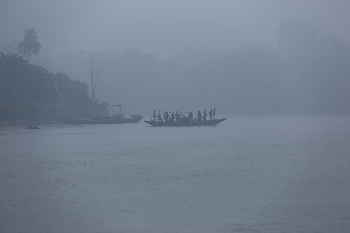 দেশজুড়ে তীব্র শীতে কষ্টে মানুষ, সর্বনিম্ন 
তাপমাত্রা নিকলীতে