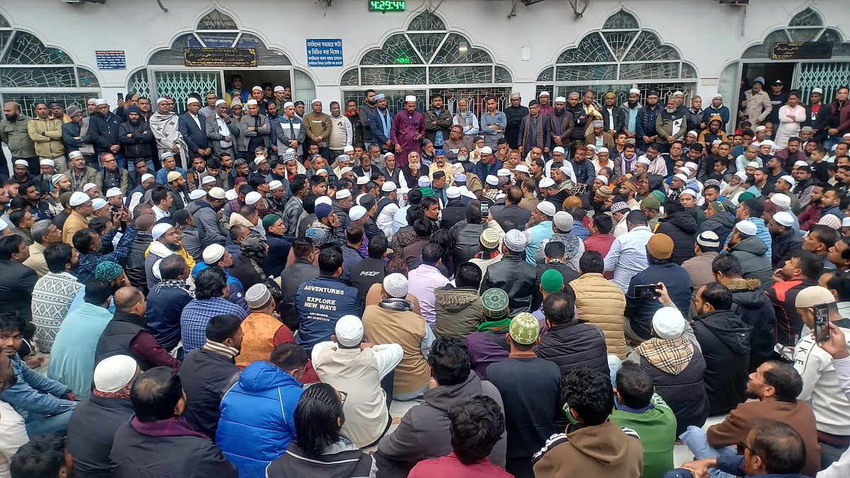 খালেদা জিয়ার মৃত্যুতে বিভিন্ন জেলায় শোকের ছায়া, দোয়া মাহফিল