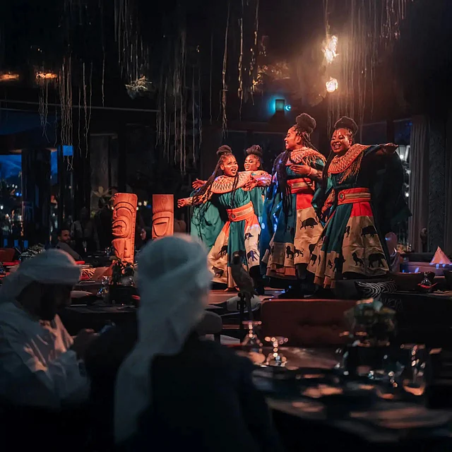 দ্য গ্রোভস দিচ্ছে  নানা মাত্রিক অভিজ্ঞতা