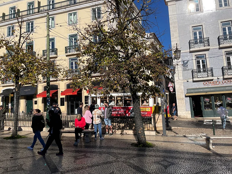 লিসবনে রৌদ্রকরোজ্জ্বল দিন