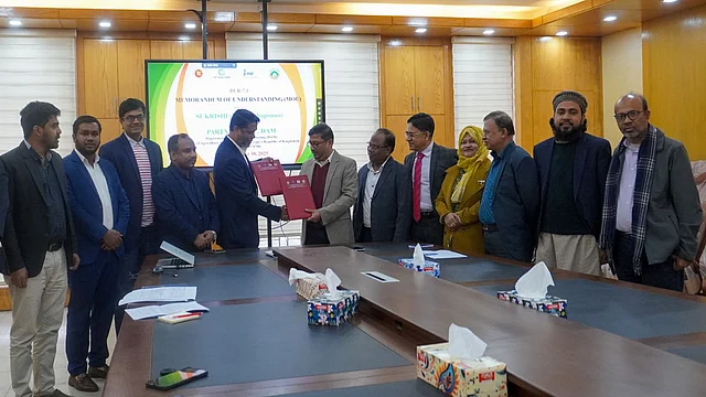 চুক্তি স্বাক্ষরের পর ডকুমেন্ট হস্তান্তর