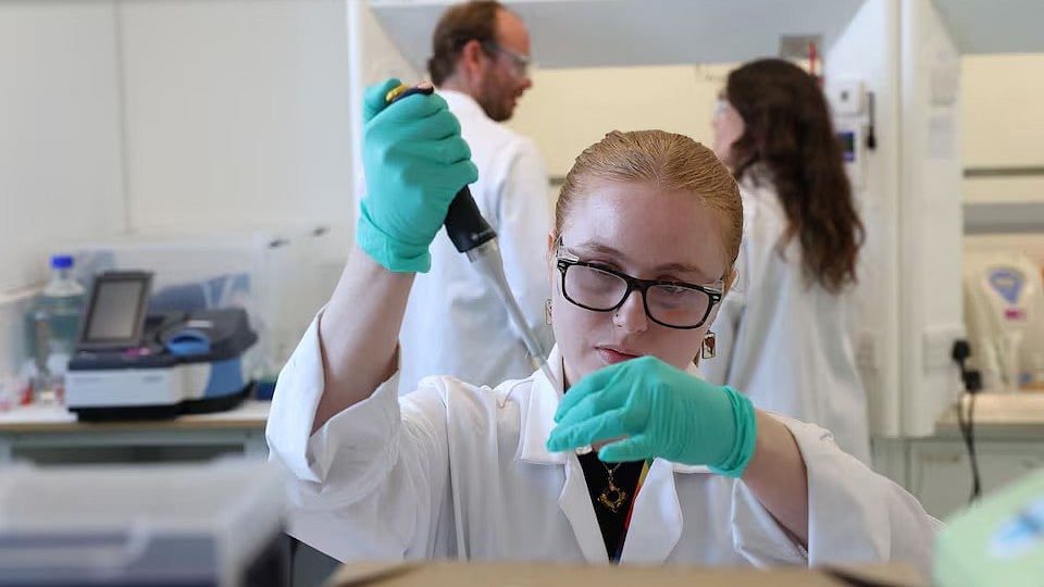 বিজ্ঞান–দুনিয়ার আলোচিত যাঁরা