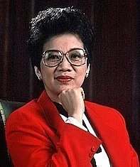 ফিলিপাইনের প্রথম নারী প্রেসিডেন্ট ছিলেন কোরাজন আকিনো