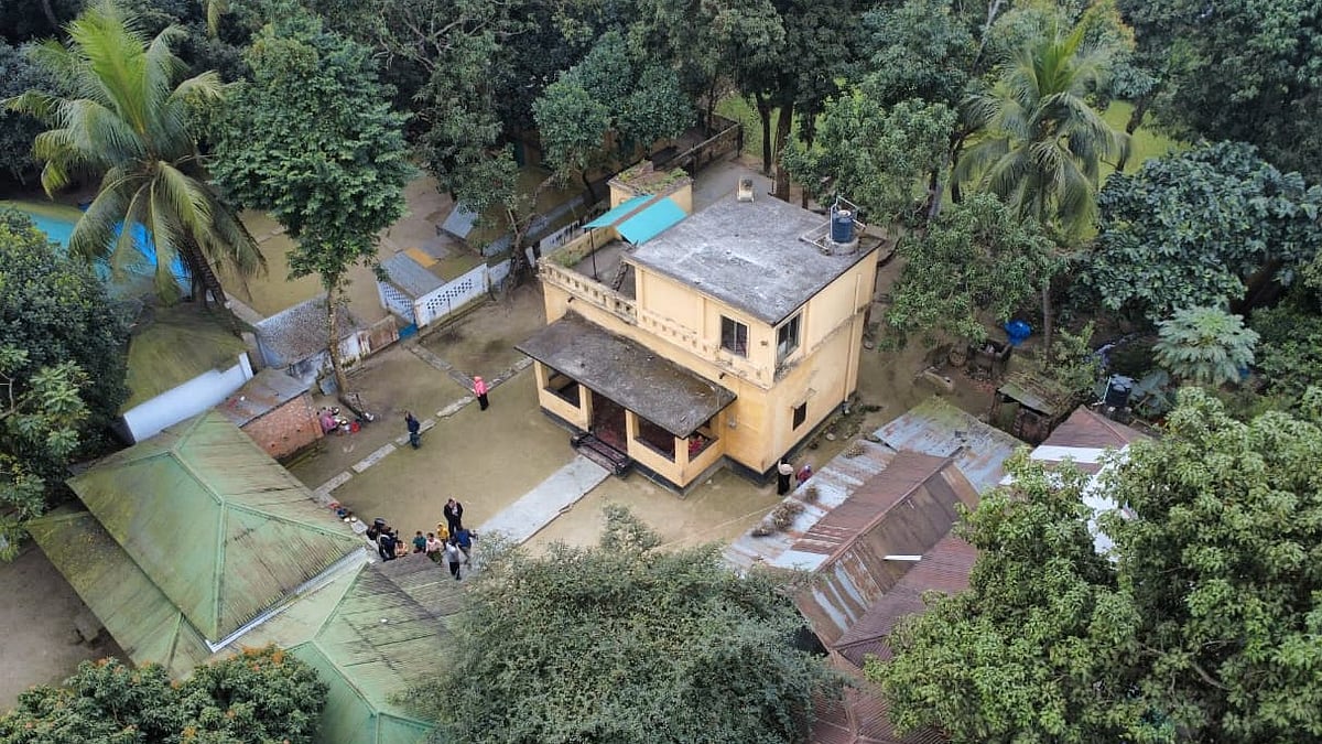 পাখির চোখে বগুড়ার জিয়া বাড়ি