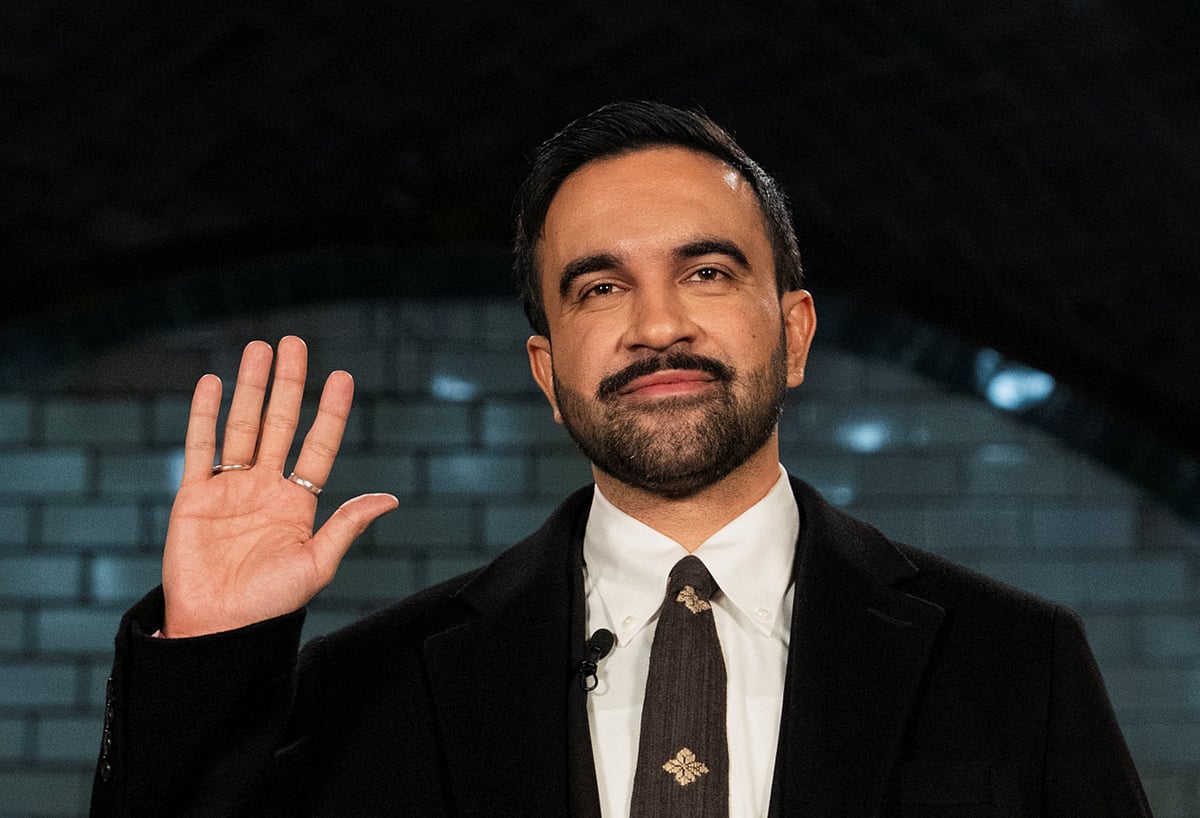 নিউইয়র্কের পরিত্যক্ত সাবওয়ে স্টেশনে পবিত্র কোরআন ছুঁয়ে শপথ নিলেন জোহরান মামদানি