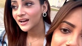 পূজা ও কনা। ছবি: ভিডিও থেকে