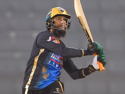 এবার ১৯ বলে ৩০ রান মাহমুদউল্লাহর, চট্টগ্রামকে হারিয়ে শীর্ষে তাঁর দল রংপুর