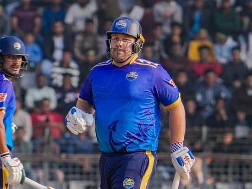 টানা তিন ইনিংসে ফিফটি করে কার কার রেকর্ডে ভাগ বসালেন রসিংটন