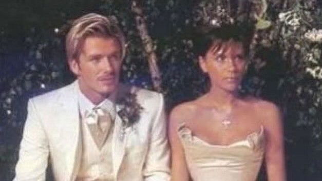 প্লেনে করে চারবার আনা–নেওয়া করা হয়েছিল বিয়ের পোশাক