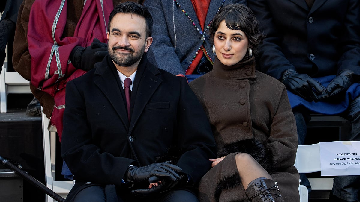 ভাড়া করা পোশাকে শপথ অনুষ্ঠানে রমা দুওয়াজি: কেন এত আলোচনা?