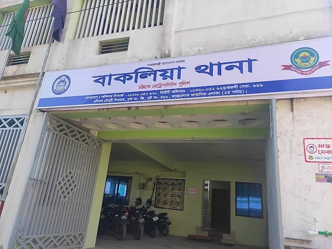 ইয়াবাসহ আটক পুলিশ সদস্যকে ছেড়ে দেওয়ার ঘটনায় ৮ পুলিশ সাময়িক বরখাস্ত