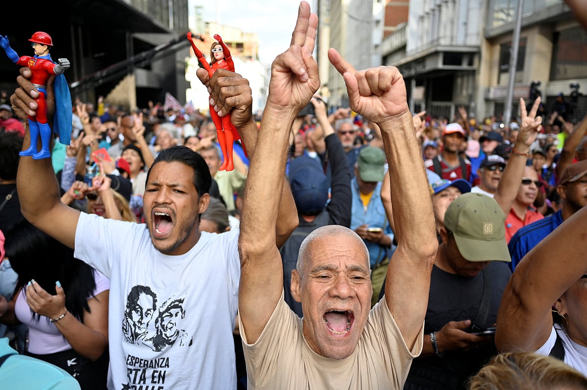 কারাকাসের পরিস্থিতি কেমন, দেখুন ছবিতে