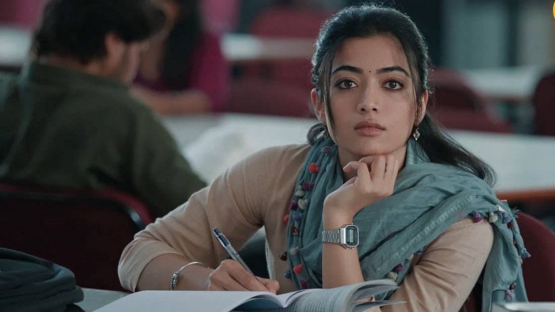 ‘বিষাক্ত’ প্রেমের গল্প, এই রাশমিকাকে আপনি চেনেন না