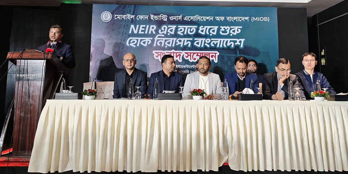 দেশে বছরে ১২ লাখ স্মার্টফোন বিক্রি হয়, ২৪ হাজার কোটি টাকার বাজার