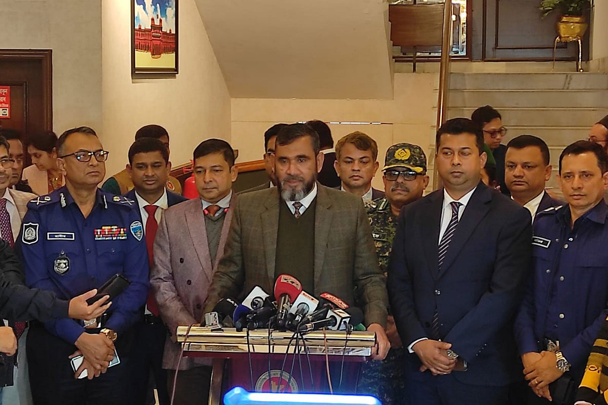 নির্বাচনের আগে–পরে বন্ধ থাকবে রোহিঙ্গা ক্যাম্প: ইসি