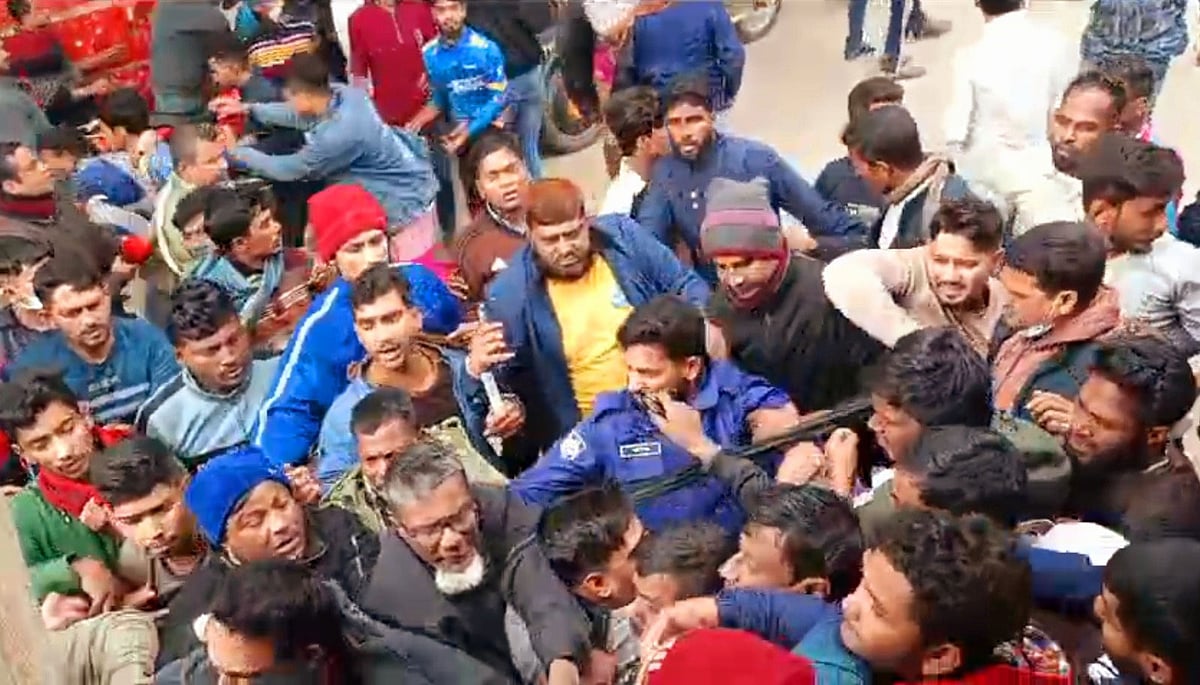 আধিপত্য বিস্তারকে কেন্দ্র করে ভোলায় যুবদল–শ্রমিক দলের সংঘর্ষ, আহত ১৫