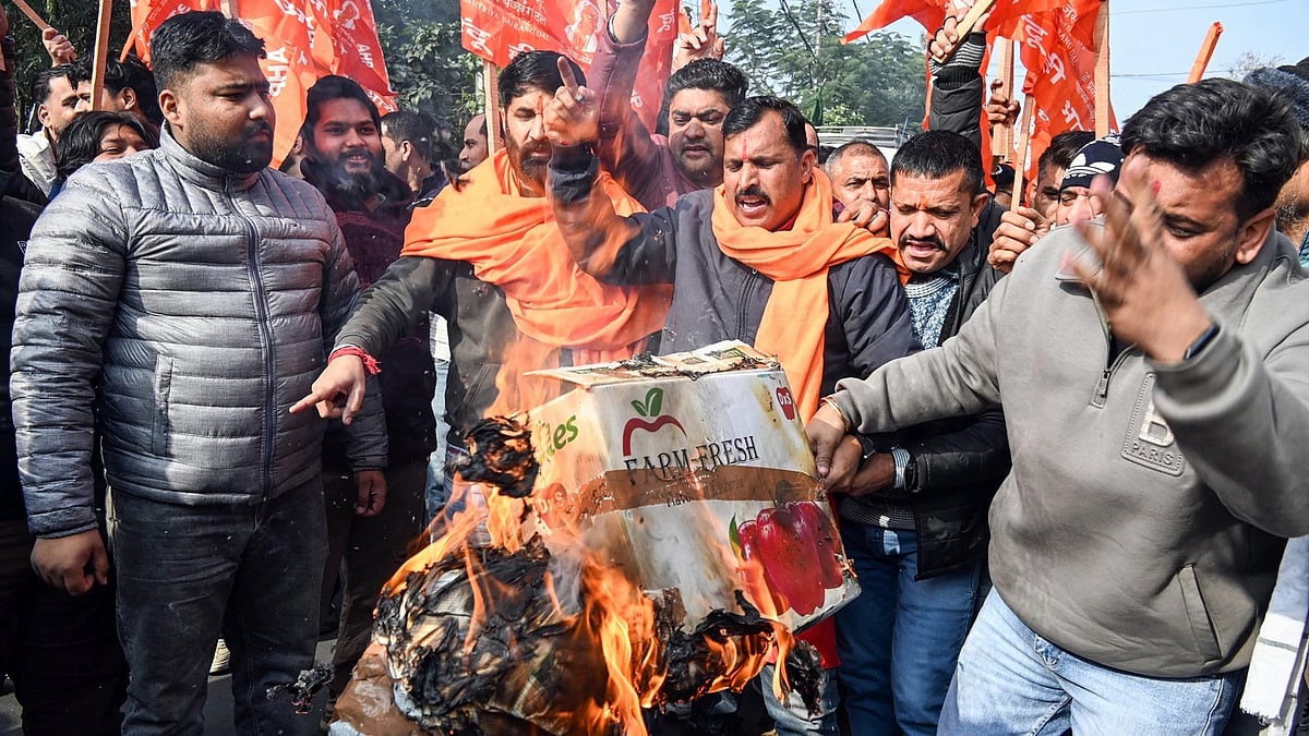 মুসলিম শিক্ষার্থী ভর্তির বিরুদ্ধে হিন্দুত্ববাদীদের বিক্ষোভেই কি জম্মুর মেডিকেল কলেজের স্বীকৃতি বাতিল হলো