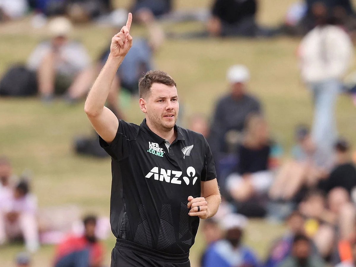 পিতৃত্বকালীন ছুটির অপেক্ষায় থাকা দুই পেসারকে নিয়ে টি–টোয়েন্টি বিশ্বকাপের দল ঘোষণা নিউজিল্যান্ডের