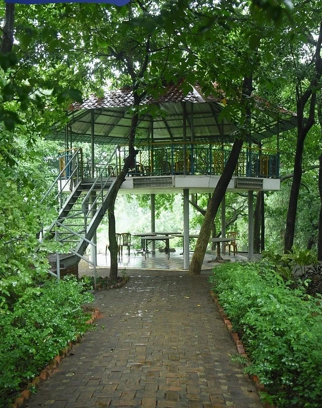 আনন্দঘন সময় কাটানোর জন্য দারুণ গন্তব্য