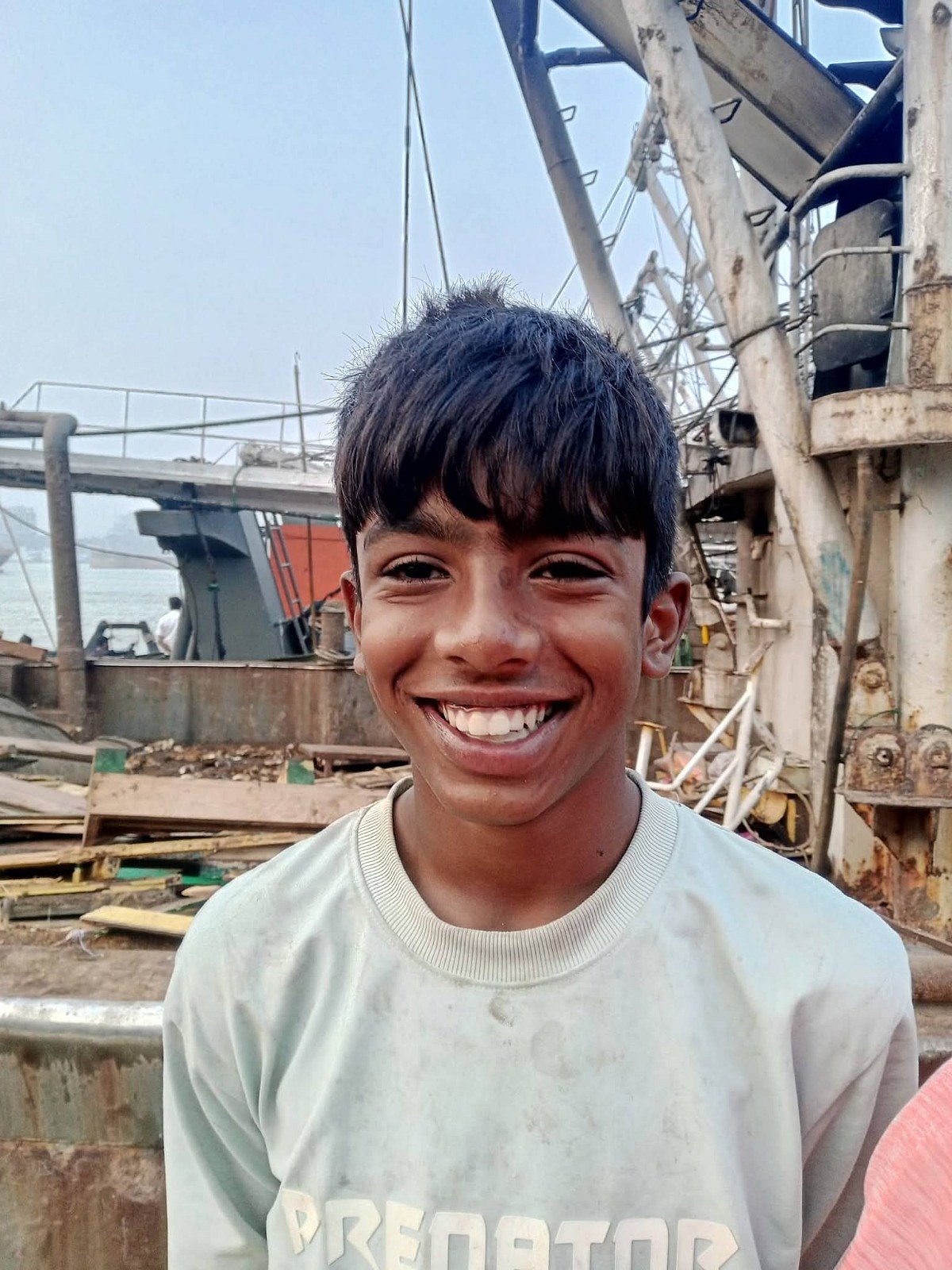 তিন দিন পর জালে আটকে থাকা জাহাজশ্রমিকের লাশ উদ্ধার