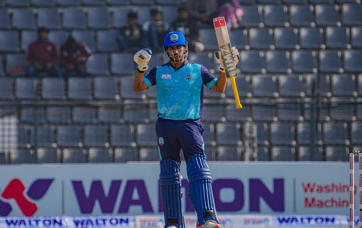 পাওয়ার প্লের প্রথম দুই ওভারে ‘কিপটে’ নোয়াখালী, শেষ ৪ ওভারে শক্তি দেখাল রাজশাহী