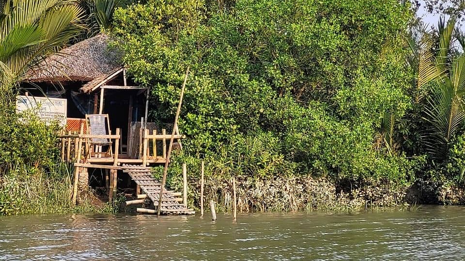 গোলকানন ইকো রিসোর্ট