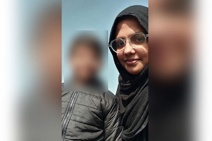 ফেসবুকে এক পোস্ট শেয়ারের পর অন্তঃসত্ত্বা অবস্থায় বন্দী, মানসিক পীড়ন, চাকরিচ্যুতি