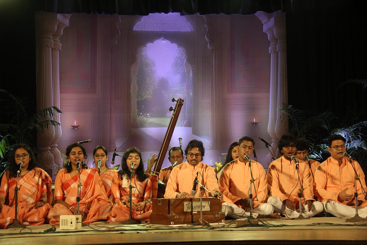 আঘাত কাটিয়ে সুরে ফিরল ছায়ানট