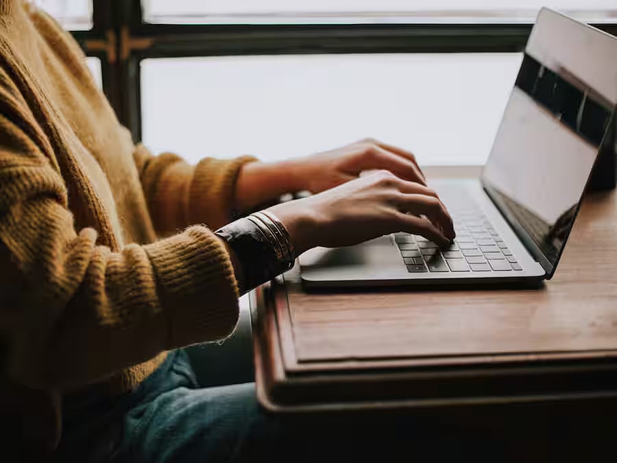 নিয়মিত ল্যাপটপ বন্ধ না করলে যেসব ঝুঁকি তৈরি হয়