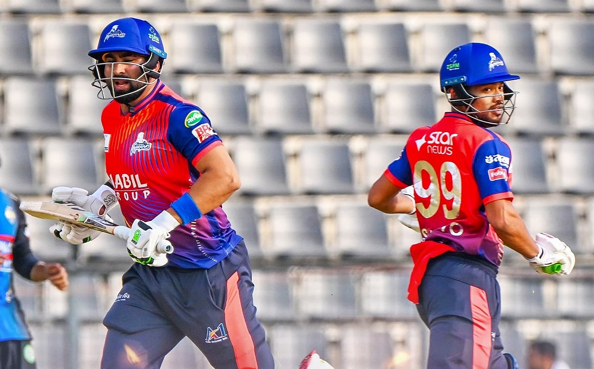 বিপিএল: আবার জ্বলে উঠেছেন নাজমুল, ২৮ বলে করেছেন ফিফটি