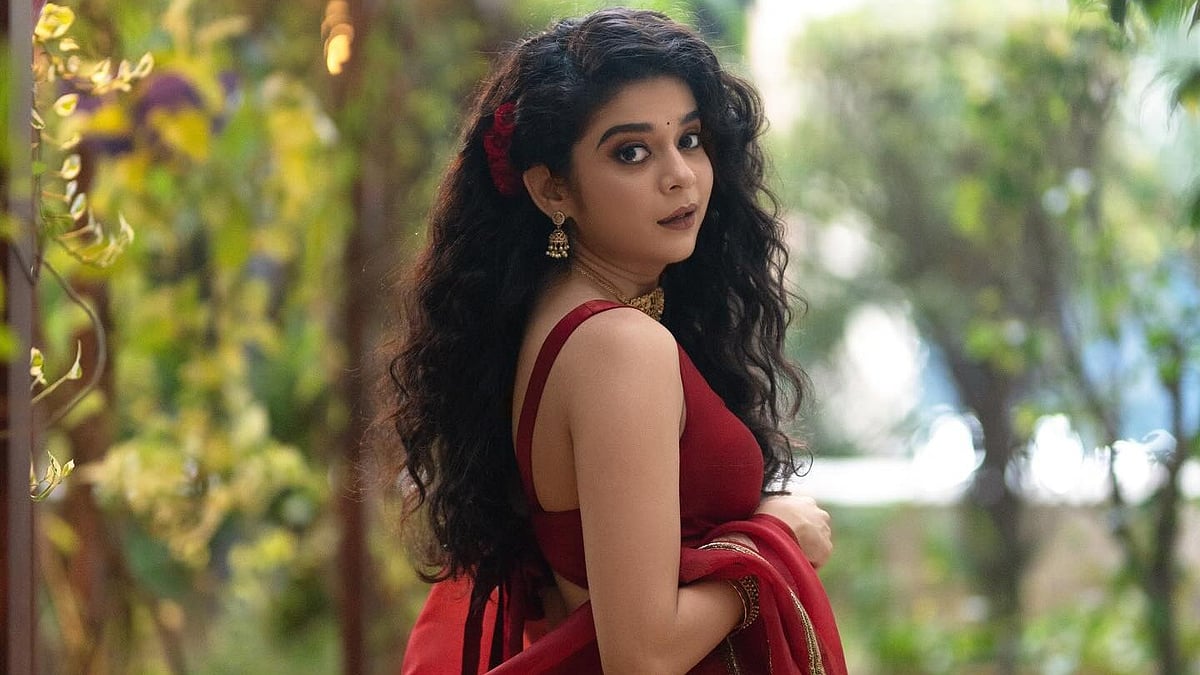 ৩৩–এ পা, মিথিলাকে কতটা চেনেন