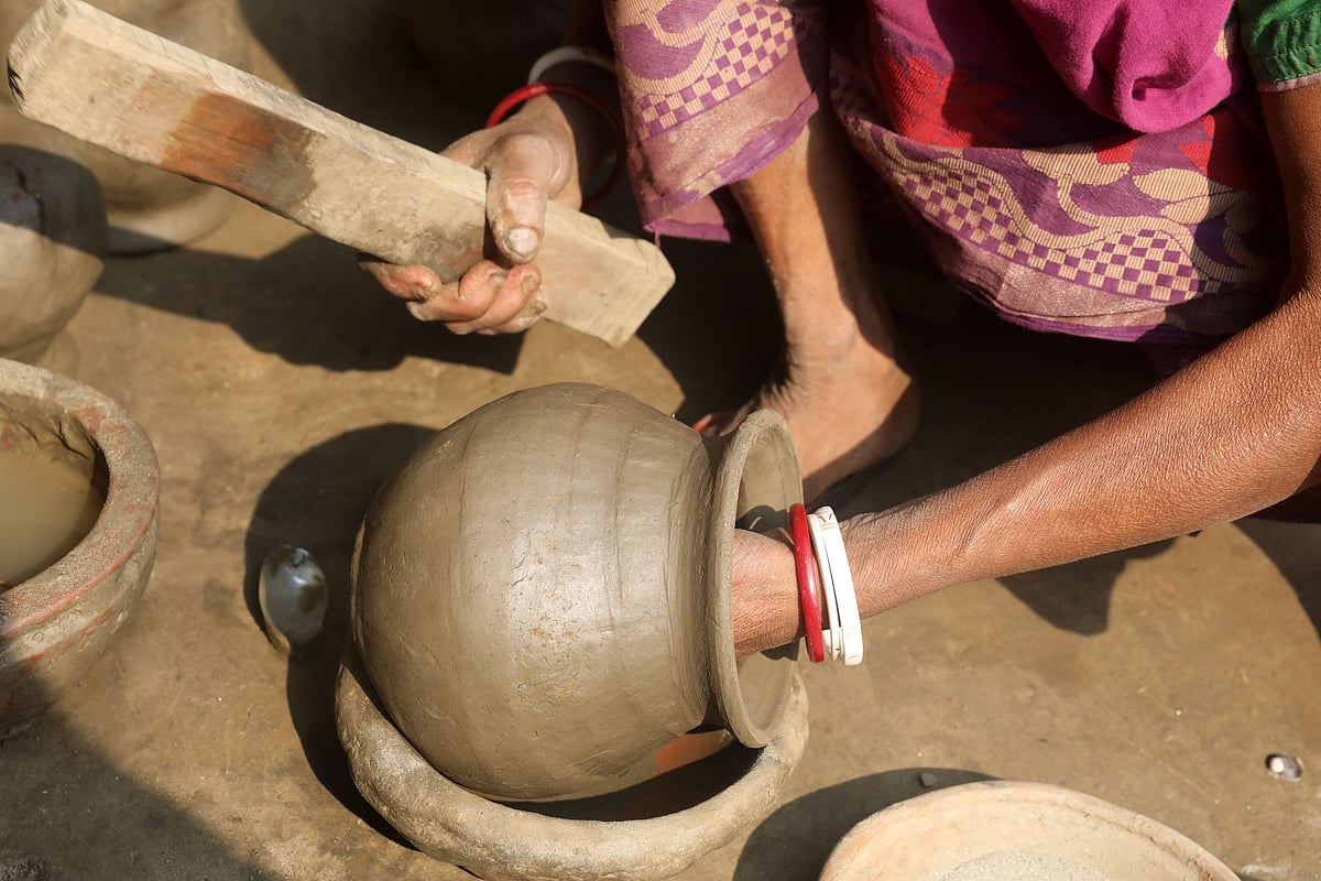 বগুড়ার দইয়ের হাঁড়ি তৈরির গল্প