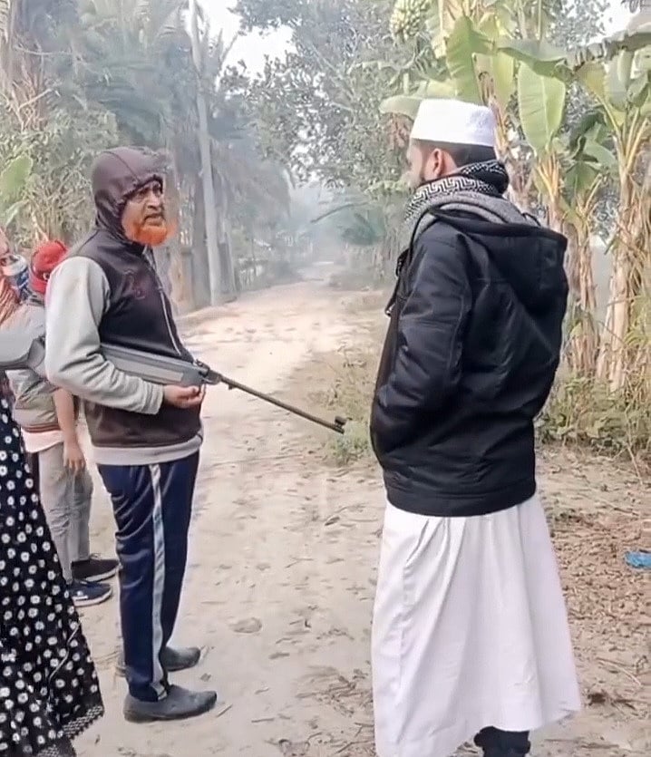 এয়ারগান হাতে শিক্ষক, তরুণ বললেন, ‘আপনি কোনোভাবেই পাখি মারতে পারেন না’