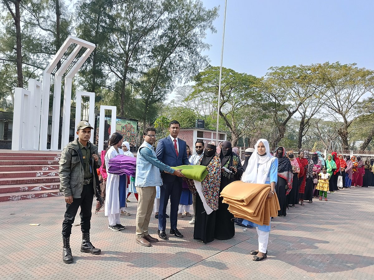‘আইজগো রাইতটা শান্তিতে ঘুমাইতে পারমু’