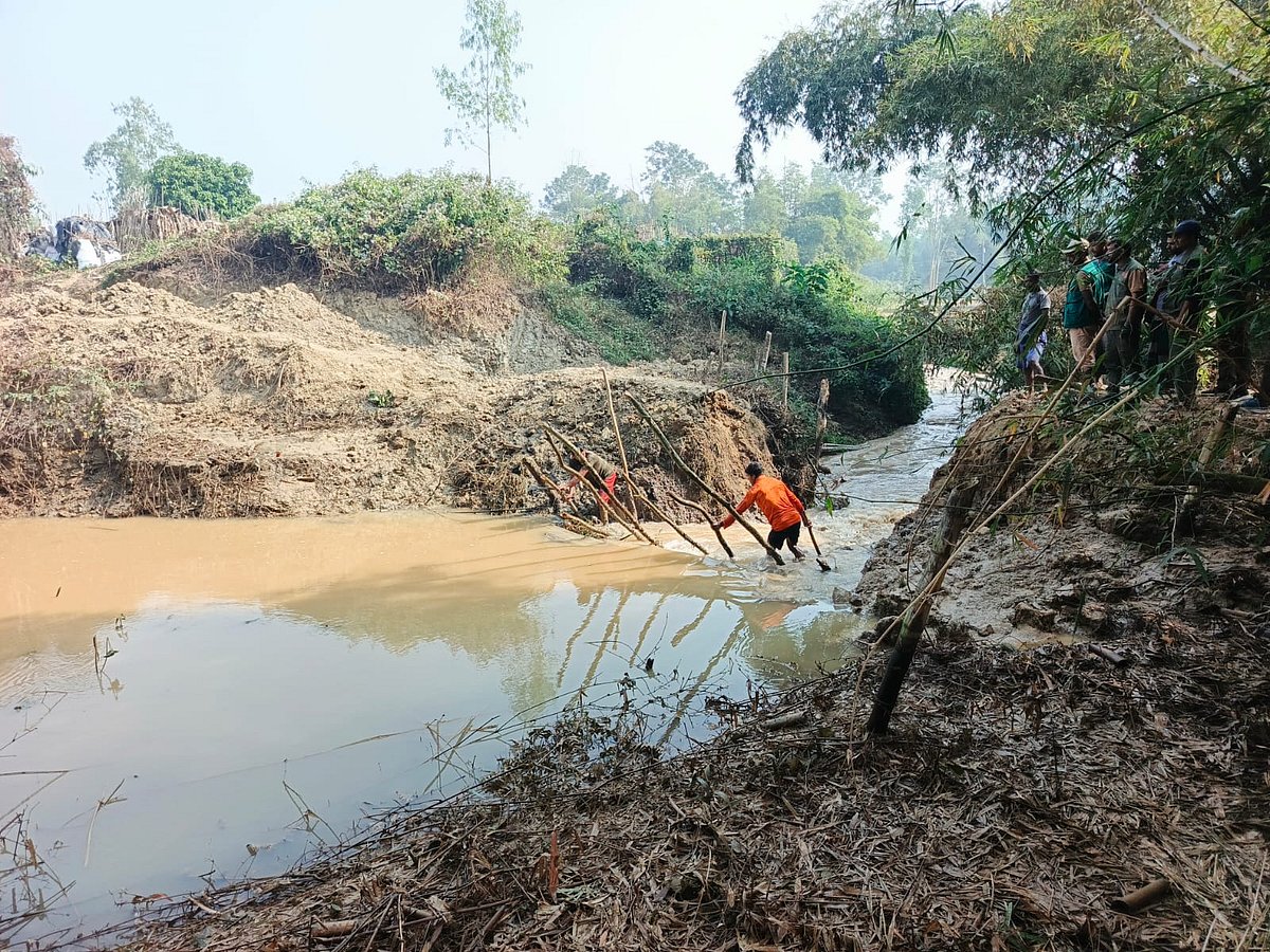 চুনতি অভয়ারণ্যের ছড়ায় অবৈধ বাঁধ, অপসারণ করল প্রশাসন