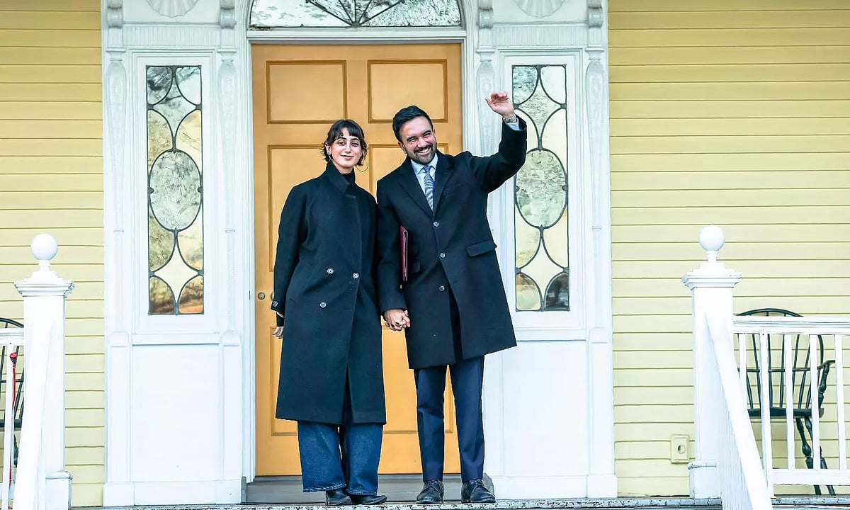এক কক্ষের বাসা ছেড়ে ‘প্রাসাদে’ উঠলেন নিউইয়র্কের নতুন মেয়র জোহরান মামদানি