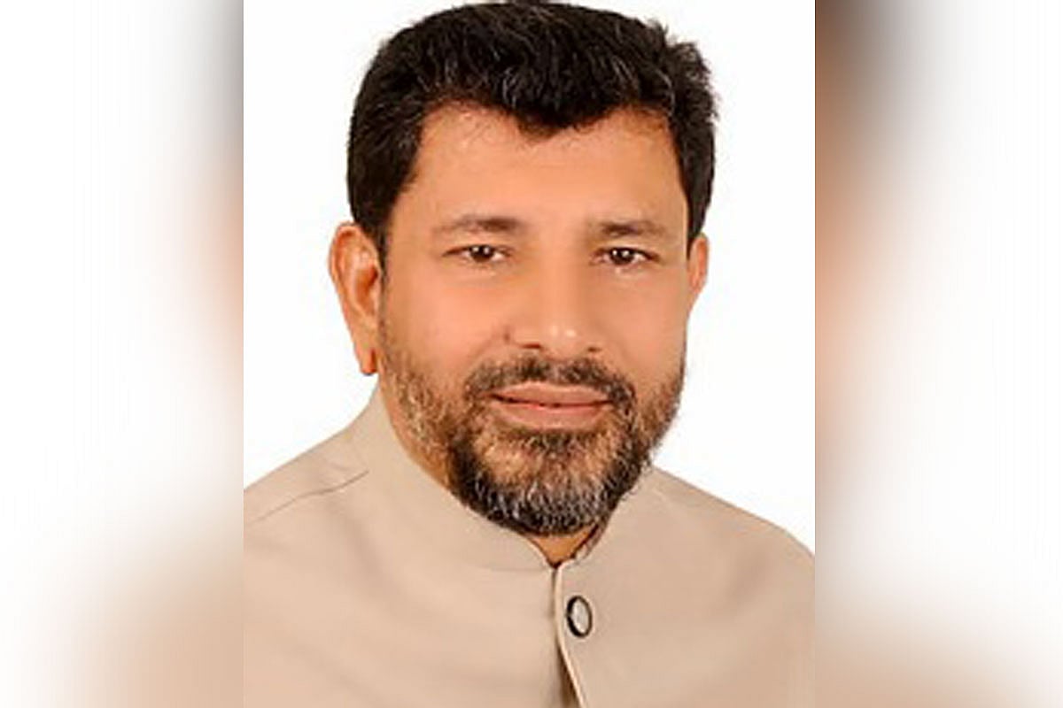 দোয়া মাহফিলে ধানের শীষে ভোট চাওয়ার ভিডিও ভাইরাল, বিএনপি প্রার্থীকে শোকজ