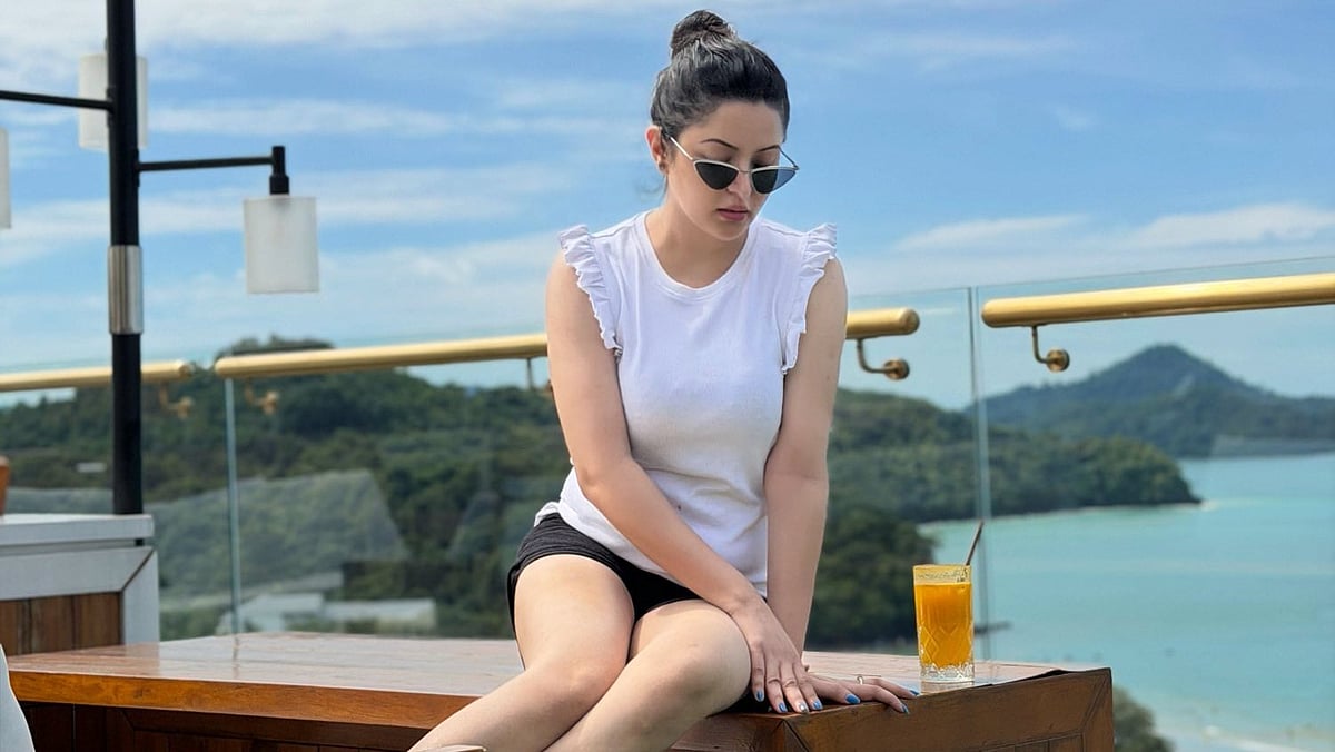 ল্যাংকাউই দ্বীপে শীত নাই! জানালেন পরীমনি