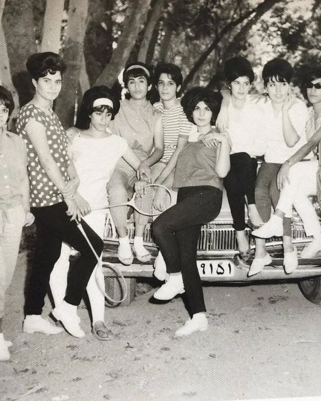 ষাটের দশকের জমজমাট পার্টিগুলো এমনই হতো সেখানে